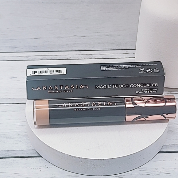 Anastasia Beverly Hills Magic Touch Concealer shade 13 - Picture 3 of 5
